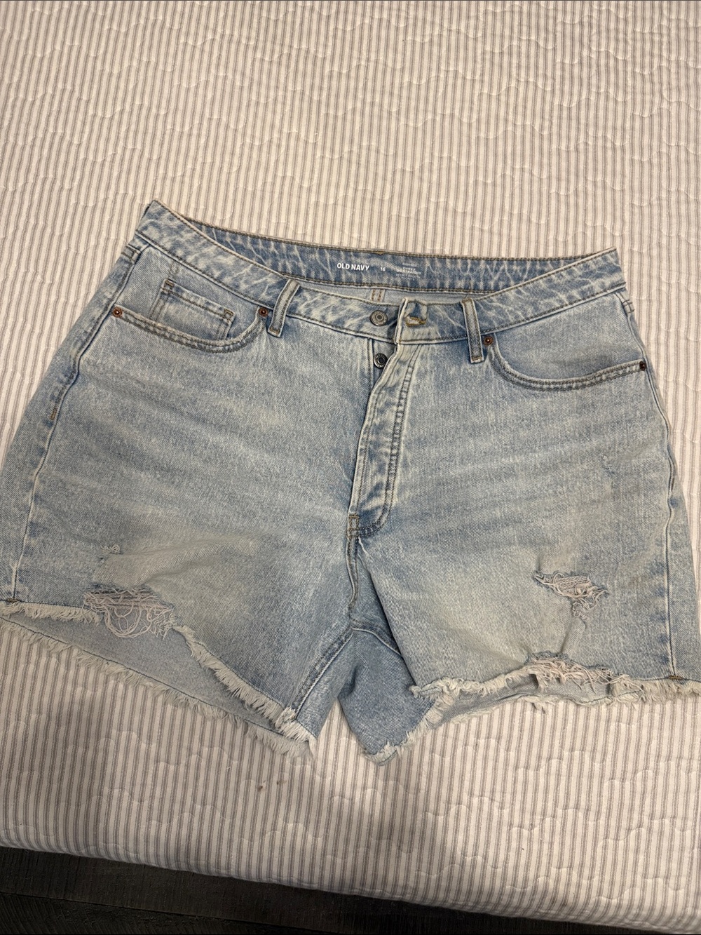 Old Navy Hi-Rise Curvy OG Straight Distressed Denim Cutoff Shorts